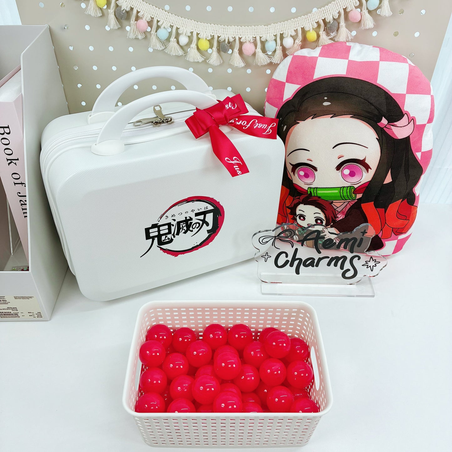 DS 14-Inch Suitcase Mystery Gift Box